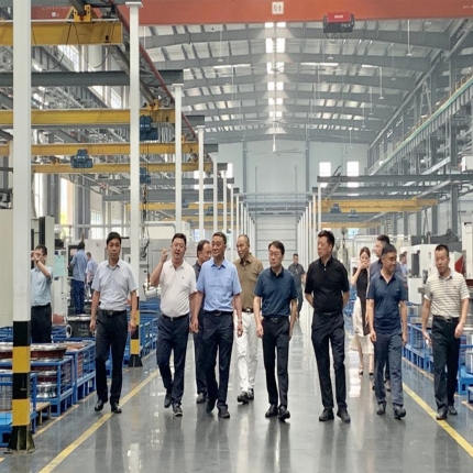 陜西省洛南縣縣委書記楊長江一行參觀泰隆傳動科技產業(yè)園